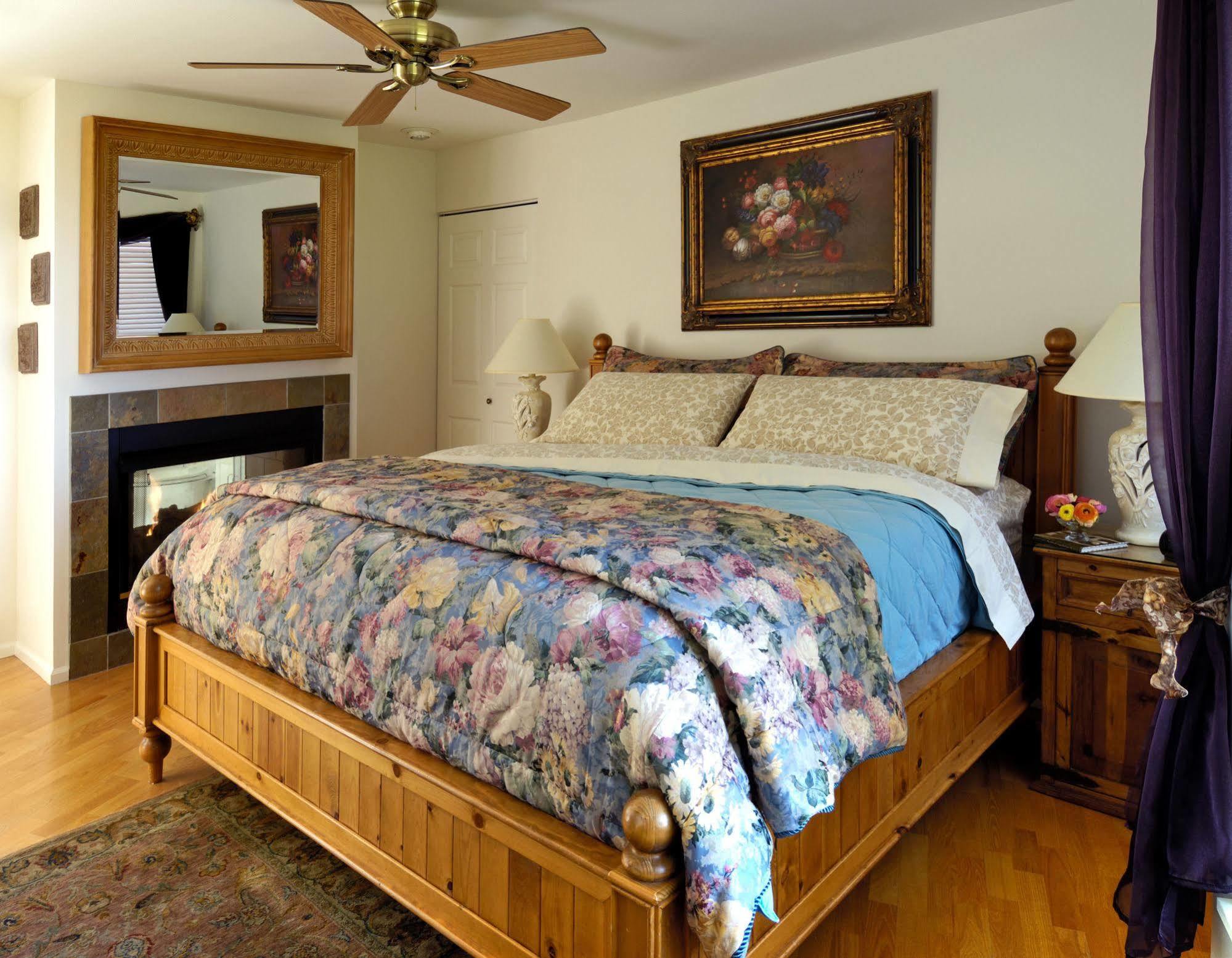 Colette'S Bed & Breakfast Port Angeles Bagian luar foto