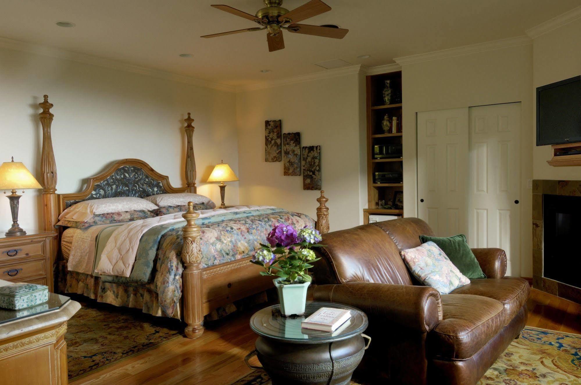 Colette'S Bed & Breakfast Port Angeles Bagian luar foto