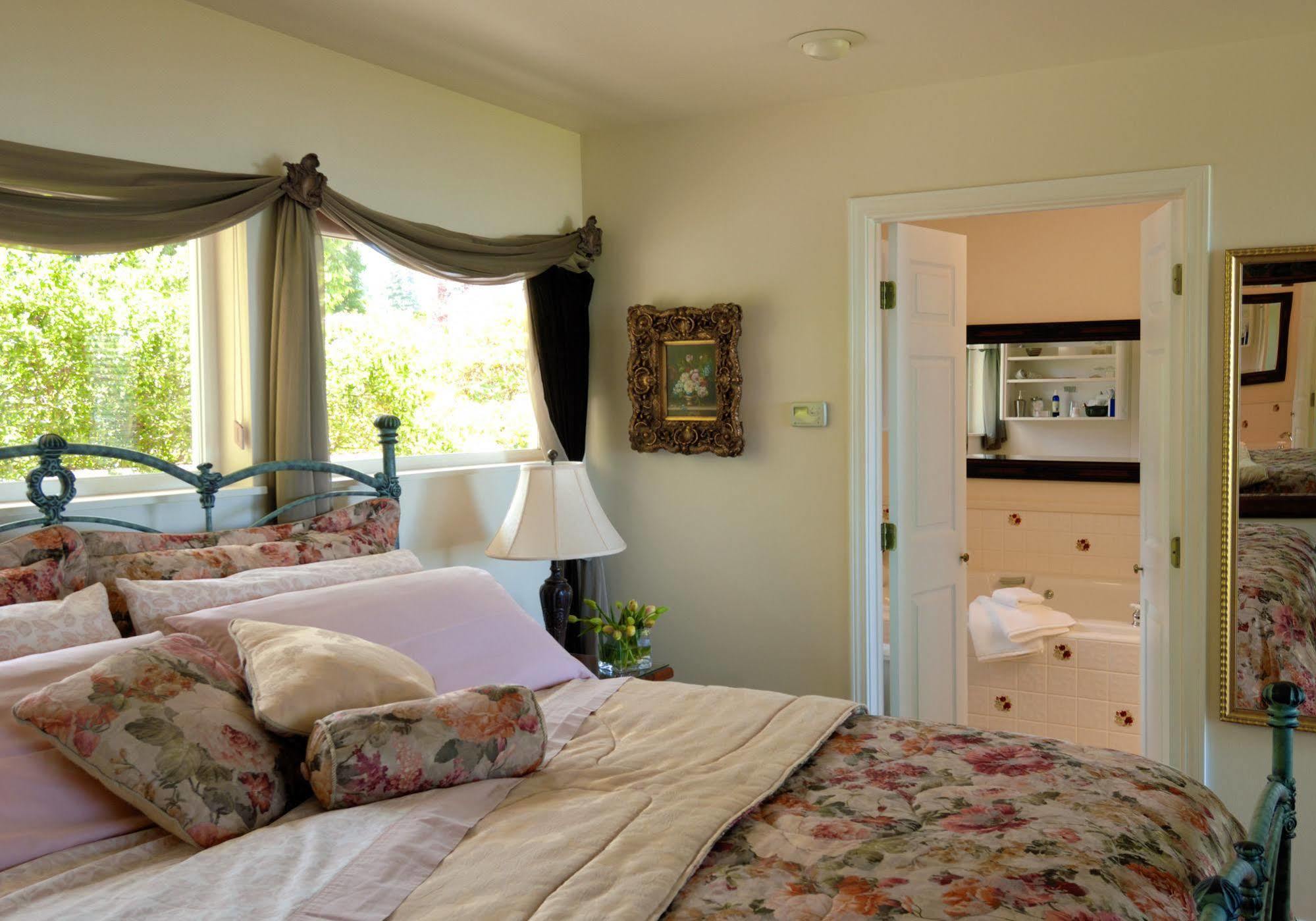 Colette'S Bed & Breakfast Port Angeles Bagian luar foto