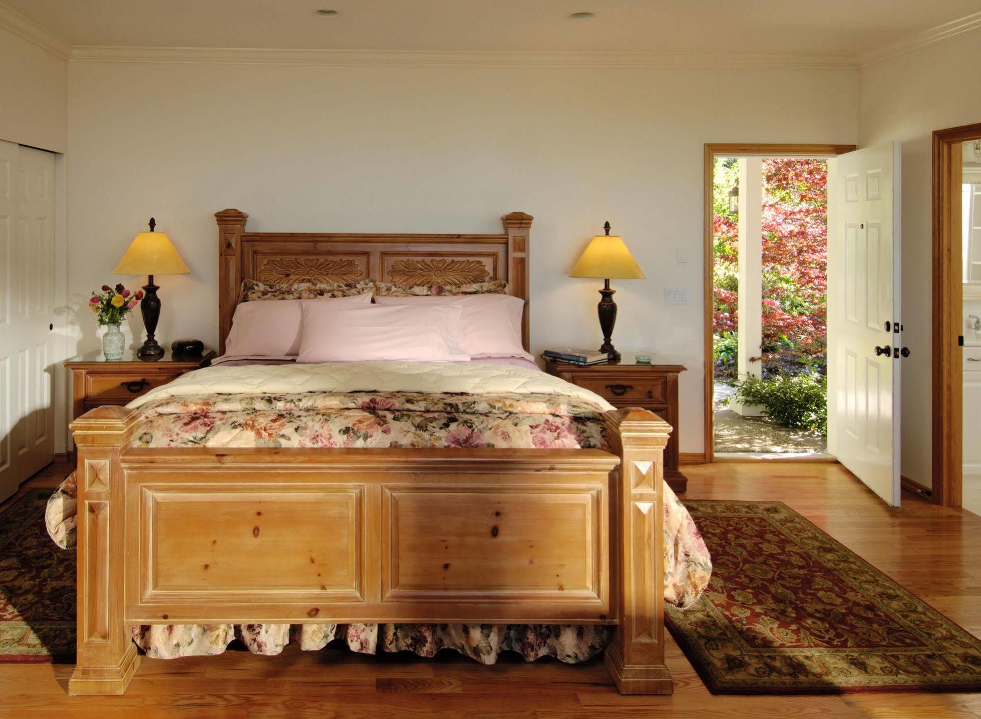 Colette'S Bed & Breakfast Port Angeles Bagian luar foto