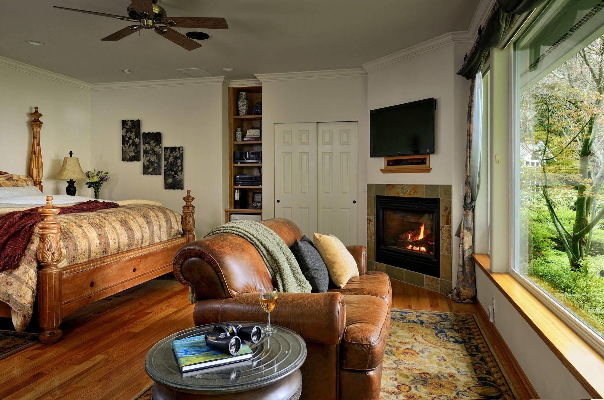 Colette'S Bed & Breakfast Port Angeles Bagian luar foto
